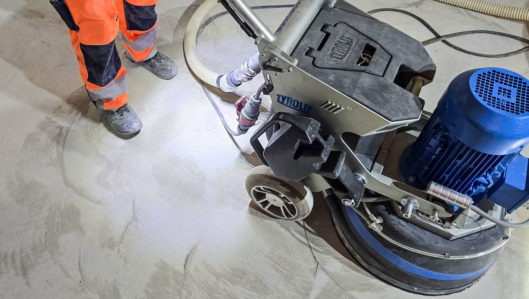 Betonbearbeitung mit Schleiftechnik und Wasserglas