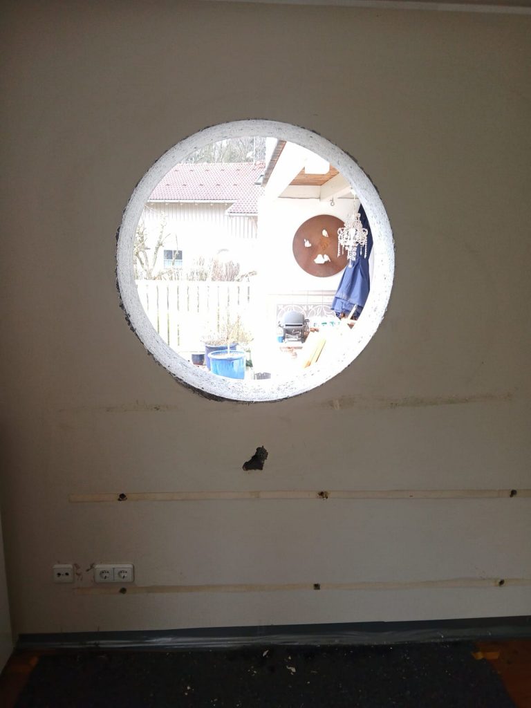 Fertiges Ergebnis einer Kernbohrung nach sauberer Ausführung